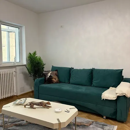 Modern Downtown - Old Town Ultracentral Apartment